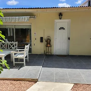 Maison Jardin Et Parking Gratuit - 10 Min De L'aeroport - Metro 14 - Arrivee Autonome Apartment Orly